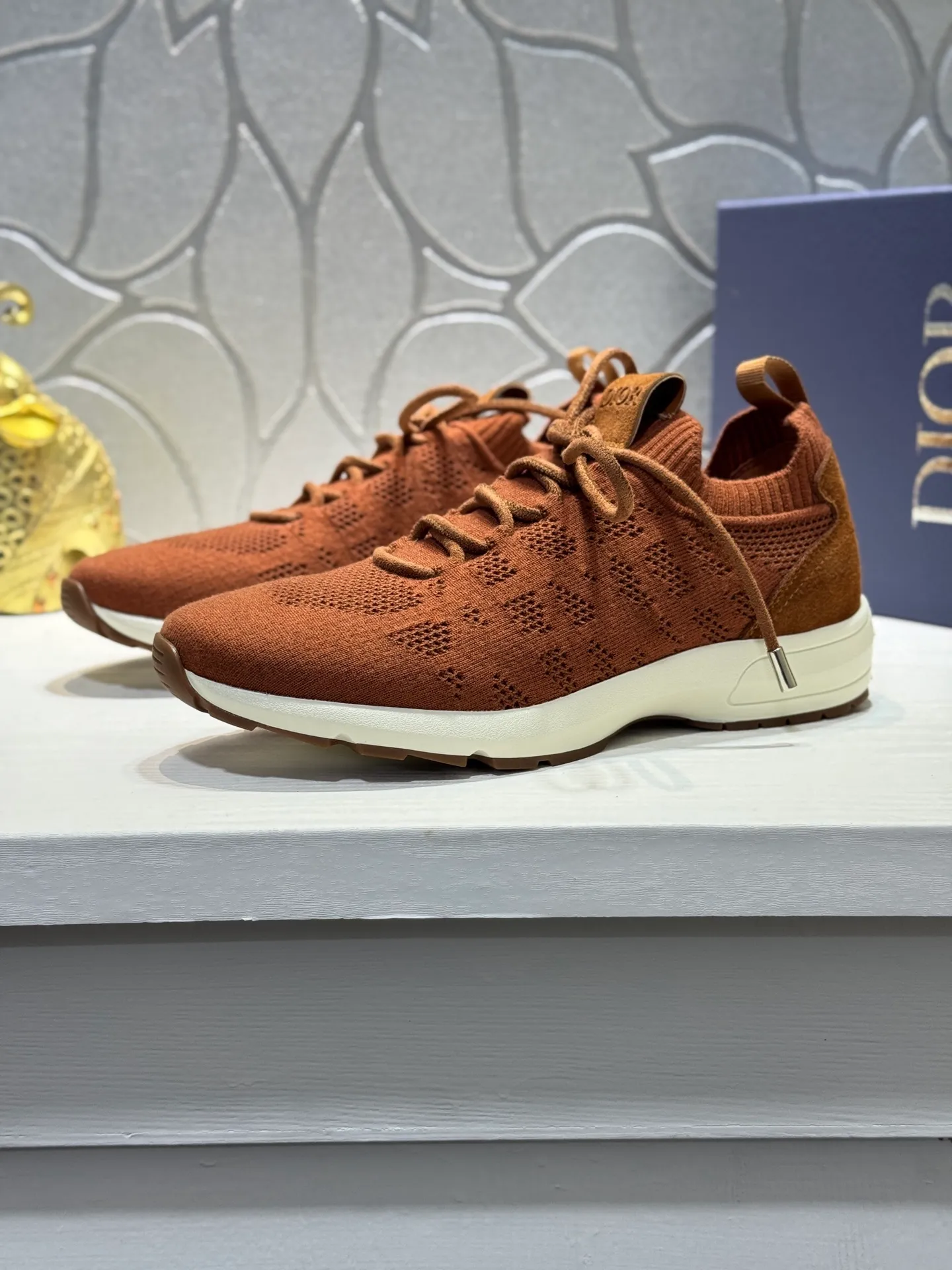 Men's shoes💰400【New style】🎠🎠Dior🔍Top purchasing agent🇮🇹 Di The new super-popular sneakers from the popular sneakers are synchronized with the new counters. The uppers are made of flying woven fabrics, and the logo logo on the tongue is perfectly reproduced with complex craftsmanship that is a must-have for fashionistas. The soles: the original soles are specially provided by the original factory, and the exclusive molded soles are super comfortable. The original factory orders, 🔍🔍multiple colors are available, you can go in and out of the counter at will, welcome to compare, a must-have for fashionable men. Code number: 38-44 (45 customized